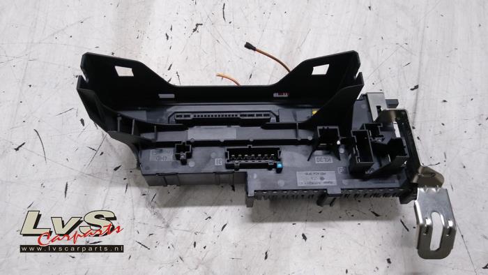 Fuse box from a Mercedes-Benz C (W204) 2.2 C-220 CDI 16V 2007
