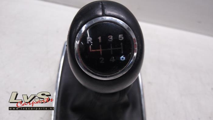Botón de palanca de un Mercedes-Benz C (W204) 2.2 C-220 CDI 16V 2007
