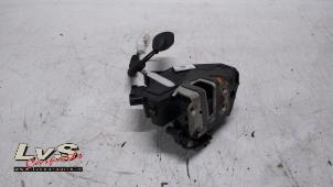 Used Front door lock mechanism 4-door, right Ford Mondeo V Wagon 2.0 TDCi 180 16V Price € 24,00 Margin scheme offered by LvS Carparts