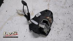 Used Rear door mechanism 4-door, right Ford Mondeo V Wagon 2.0 TDCi 180 16V Price € 35,00 Margin scheme offered by LvS Carparts