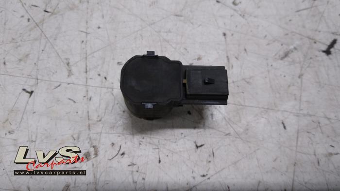Sensor PDC de un Ford Mondeo V Wagon 2.0 TDCi 180 16V 2015