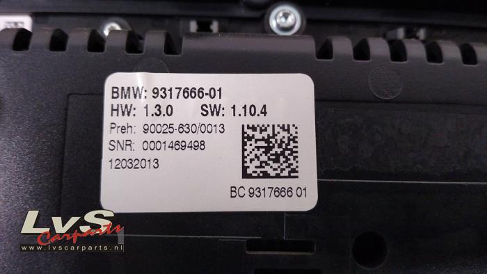 Panel sterowania klimatyzacji z BMW 5 serie Touring (F11) 520d 16V 2013