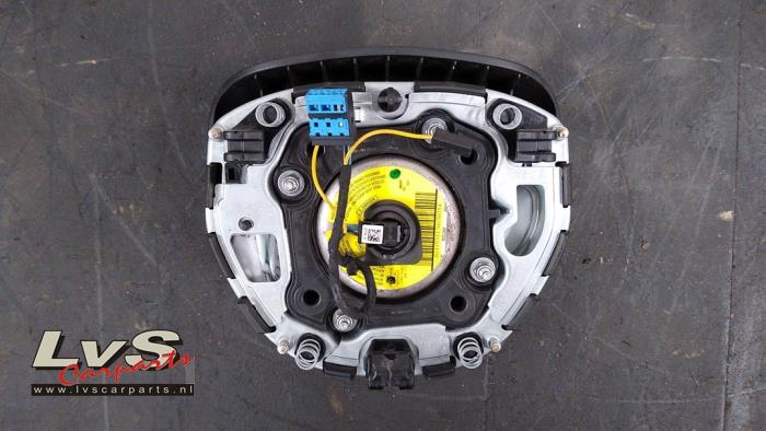 Left airbag (steering wheel) from a BMW 5 serie Touring (F11) 520d 16V 2013