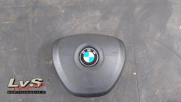 Airbag links (Lenkrad) van een BMW 5 serie Touring (F11) 520d 16V 2013