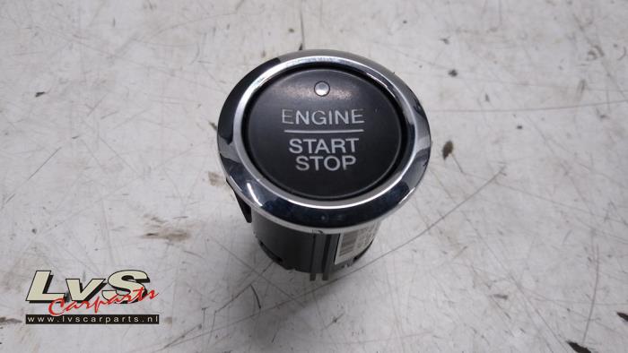 Start/Stopp Schalter van een Ford Mondeo V Wagon 2.0 TDCi 180 16V 2015
