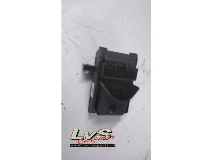 Używane Modul gateway Ford Mondeo V Wagon 2.0 TDCi 180 16V Cena € 70,00 Procedura marży oferowane przez LvS Carparts
