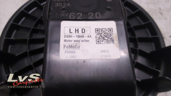 Moteur de ventilation chauffage d'un Ford Mondeo V Wagon 2.0 TDCi 180 16V 2015
