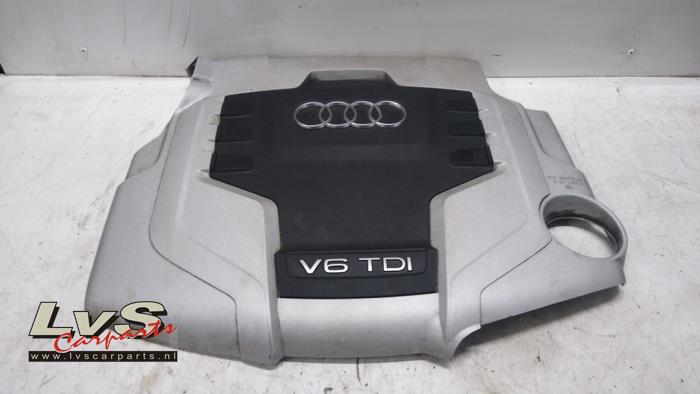 Pokrywa silnika z Audi A5 (8T3) 2.7 TDI V6 24V 2008