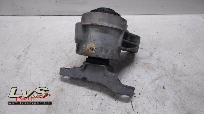 Usagé Support moteur Ford Mondeo V Wagon 2.0 TDCi 180 16V Prix € 50,00 Règlement à la marge proposé par LvS Carparts