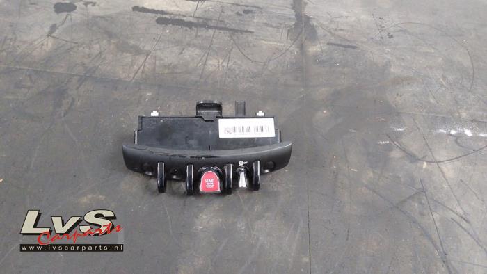 Używane Przelacznik Start/Stop Mini Mini (F56) 1.2 12V One, One First Cena € 60,50 Z VAT oferowane przez LvS Carparts