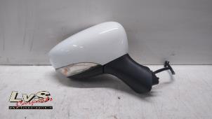 Used Wing mirror, right Renault Clio IV (5R) 0.9 Energy TCE 90 12V Price € 75,00 Margin scheme offered by LvS Carparts