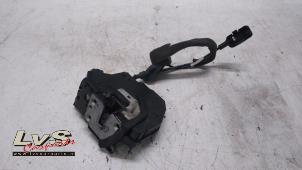 Used Front door lock mechanism 4-door, right Renault Clio IV (5R) 0.9 Energy TCE 90 12V Price € 20,00 Margin scheme offered by LvS Carparts