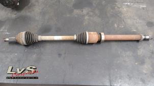 Used Front drive shaft, right Renault Clio IV (5R) 0.9 Energy TCE 90 12V Price € 30,00 Margin scheme offered by LvS Carparts