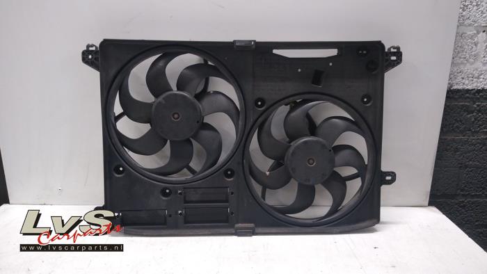Cooling fans from a Ford Mondeo V Wagon 2.0 TDCi 180 16V 2015