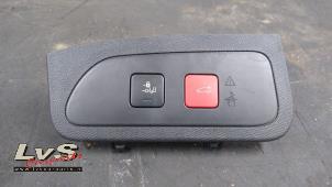 Usados Interruptor del portón trasero DS Automobiles DS 7 Crossback 1.6 16V PureTech 225 Precio € 25,00 Norma de margen ofrecido por LvS Carparts