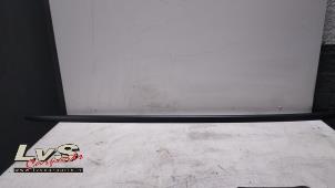 Used Roof rail, left Audi A4 Avant (B9) 2.0 TDI 16V Price € 100,00 Margin scheme offered by LvS Carparts