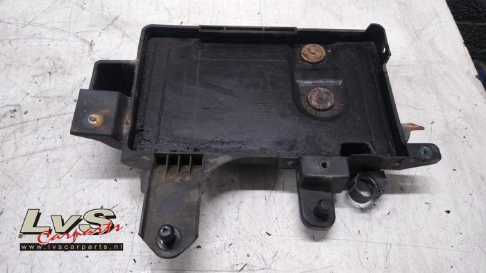 Begagnade Batterilåda Smart Forfour (454) 1.1 12V Pris € 25,00 Marginaltabell erbjuds av LvS Carparts