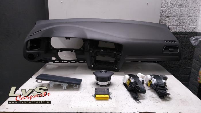 Airbag set + dashboard z Volkswagen Golf VII Variant (AUVV) 1.2 TSI BlueMotion 16V 2014