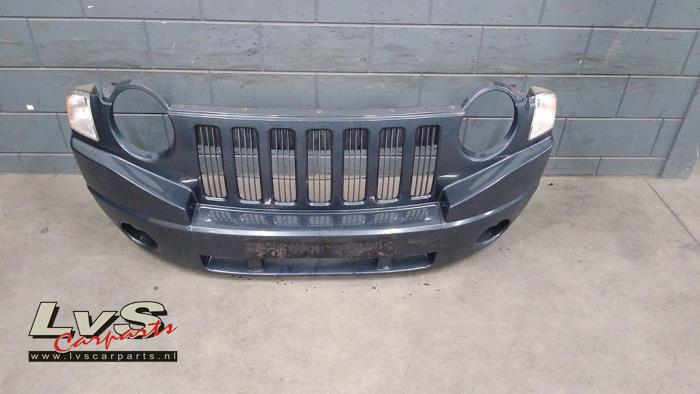 Usados Parachoques Jeep Compass I (MK49) 2.4 16V 4x4 Precio € 250,00 Norma de margen ofrecido por LvS Carparts