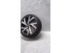 Wheel + tyre from a Volkswagen Golf VIII (CD1) 2.0 TDI BlueMotion 16V 2020