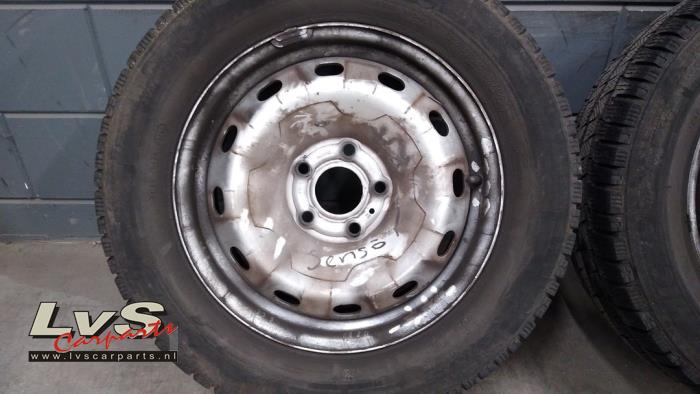 Set of wheels + tyres from a Renault Trafic (1FL/2FL/3FL/4FL) 1.6 dCi 95 2018