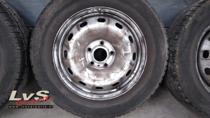 Set of wheels + tyres from a Renault Trafic (1FL/2FL/3FL/4FL) 1.6 dCi 95 2018