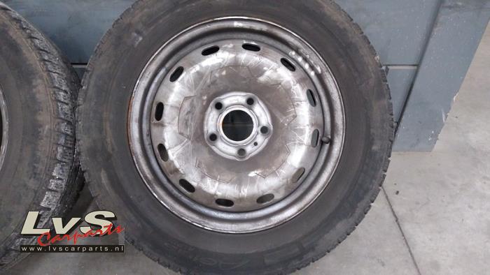 Set of wheels + tyres from a Renault Trafic (1FL/2FL/3FL/4FL) 1.6 dCi 95 2018