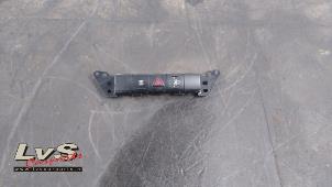 Usados Interruptor de luz de pánico Jeep Compass (MK49) 2.4 16V 4x4 Precio € 20,00 Norma de margen ofrecido por LvS Carparts