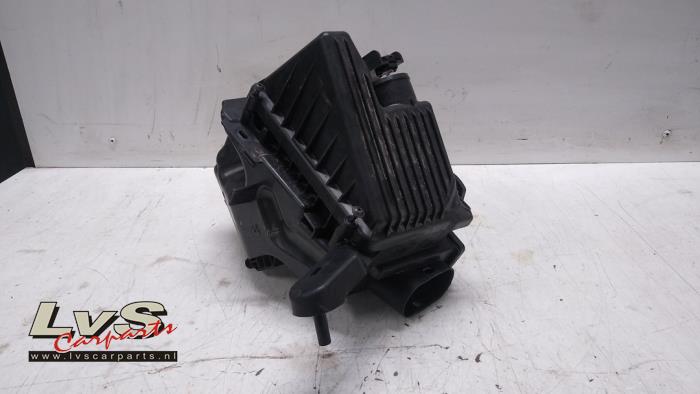 Begagnade Luftfilterhus Renault Twingo III (AH) 0.9 Energy TCE 90 12V Pris € 20,00 Marginaltabell erbjuds av LvS Carparts