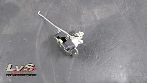 Used Tailgate lock mechanism Chevrolet Spark (M300) 1.2 16V Price € 10,00 Margin scheme offered by LvS Carparts