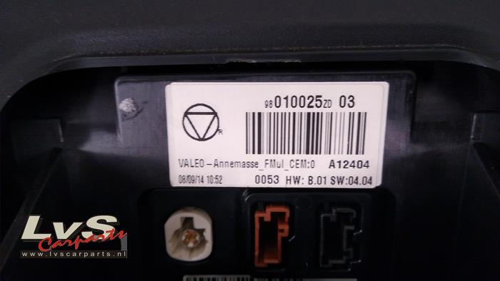 Display Multi Media control unit from a Citroën C4 Cactus (0B/0P) 1.2 PureTech 82 12V 2014