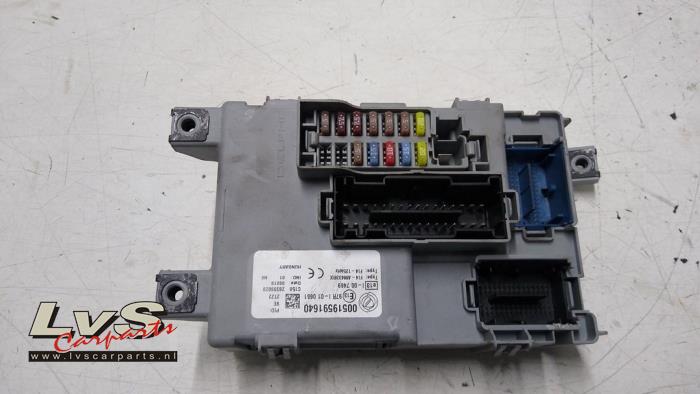 Caja de fusibles de un Fiat 500C (312) 0.9 TwinAir 65 2014
