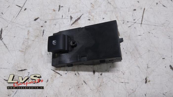 Electric window switch from a Opel Meriva 1.4 16V Ecotec 2012