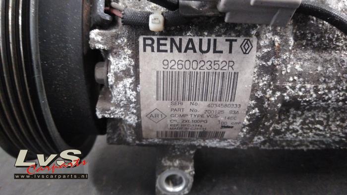 Compresseur de clim d'un Renault Clio IV Estate/Grandtour (7R) 1.5 Energy dCi 90 FAP 2014