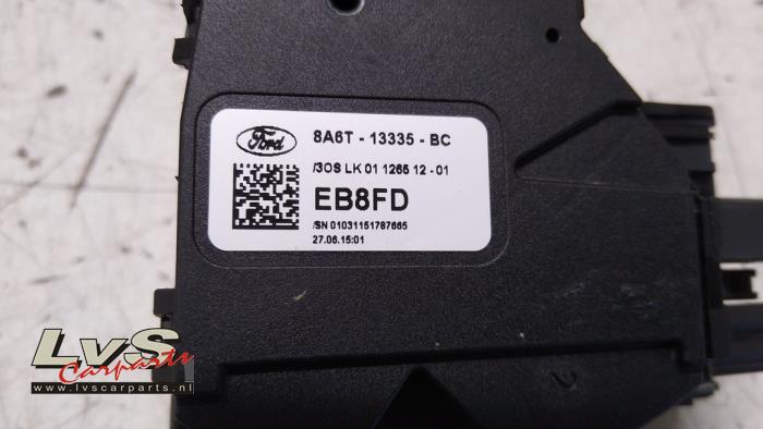 Interruptor de indicador de dirección de un Ford B-Max (JK8) 1.0 EcoBoost 12V 100 2015