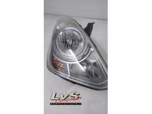 Used Headlight, right Hyundai H-300 2.5 CRDi Price € 125,00 Margin scheme offered by LvS Carparts