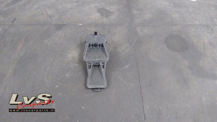 Begagnade Regnsensor Volvo V40 (MV) 1.6 D2 Pris € 30,00 Marginaltabell erbjuds av LvS Carparts