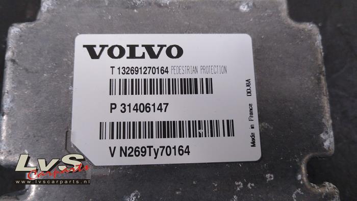 Czujnik kolizji z pieszym z Volvo V40 (MV) 1.6 D2 2013