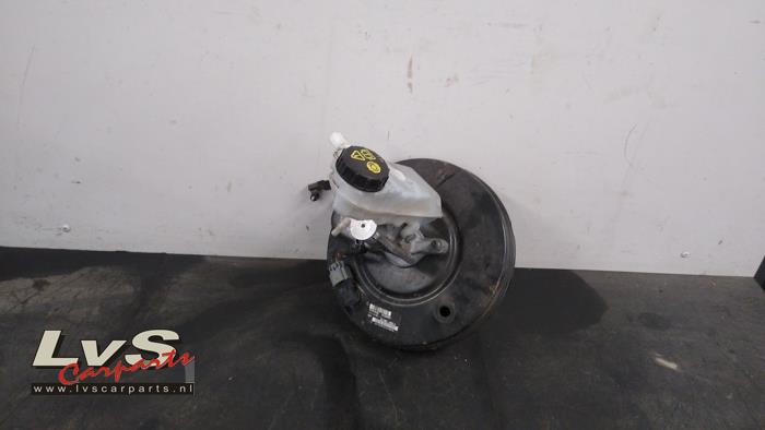 Usagé Servo frein Volvo V40 (MV) 1.6 D2 Prix € 60,00 Règlement à la marge proposé par LvS Carparts