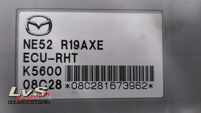 Ordinateur toit escamotable d'un Mazda MX-5 (NC18/1A) 1.8i 16V 2010