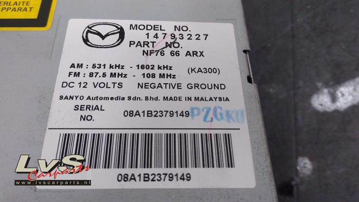 Reproductor de CD y radio de un Mazda MX-5 (NC18/1A) 1.8i 16V 2010