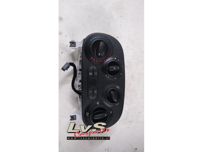 Heater control panel from a Fiat 500 (312) 1.0 Hybrid 2020