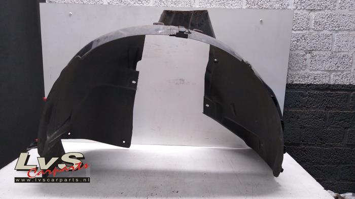 Używane Nadkole Opel Astra J Sports Tourer (PD8/PE8/PF8) 2.0 CDTI 16V 165 Cena € 20,00 Procedura marży oferowane przez LvS Carparts
