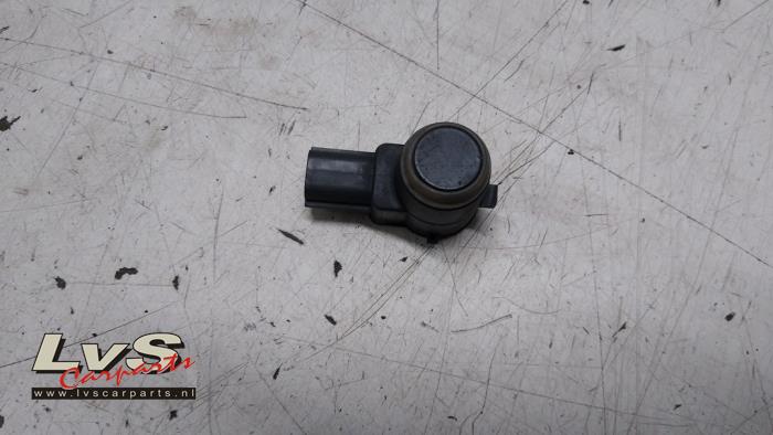 Usados Sensor PDC Opel Astra J Sports Tourer (PD8/PE8/PF8) 2.0 CDTI 16V 165 Precio € 15,00 Norma de margen ofrecido por LvS Carparts