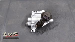 Usagé Pompe à huile Audi A4 Avant (B8) 2.0 TFSI 16V Prix € 150,00 Règlement à la marge proposé par LvS Carparts