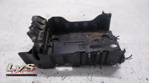 Used Battery box Opel Corsa E 1.2 16V Price € 20,00 Margin scheme offered by LvS Carparts