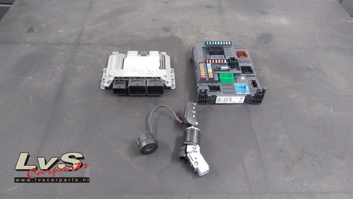 Used Engine management computer Peugeot 208 I (CA/CC/CK/CL) 1.4 16V Price € 175,00 Margin scheme offered by LvS Carparts