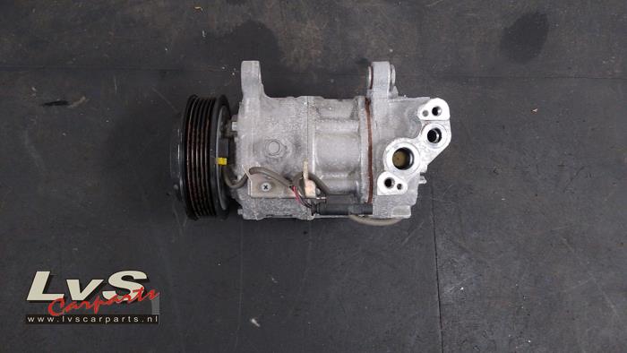 Air conditioning pump from a BMW 3 serie (G20) 320i xDrive 2.0 TwinPower Turbo 16V 2020