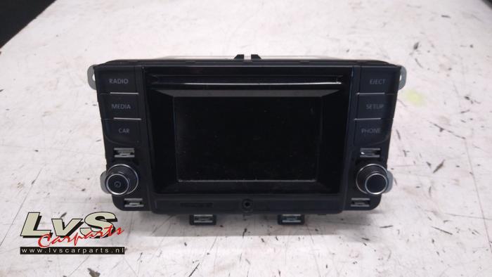 Reproductor de CD y radio de un Volkswagen Polo V (6R) 1.4 TDI 2014