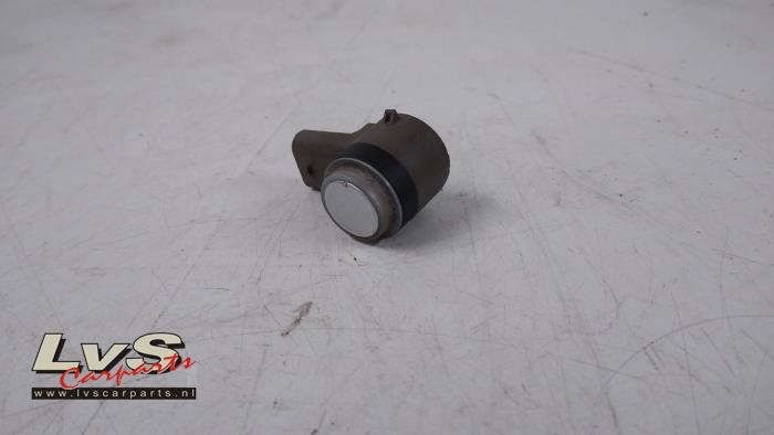 Usados Sensor PDC Opel Astra K 1.4 Turbo 16V Precio € 25,00 Norma de margen ofrecido por LvS Carparts